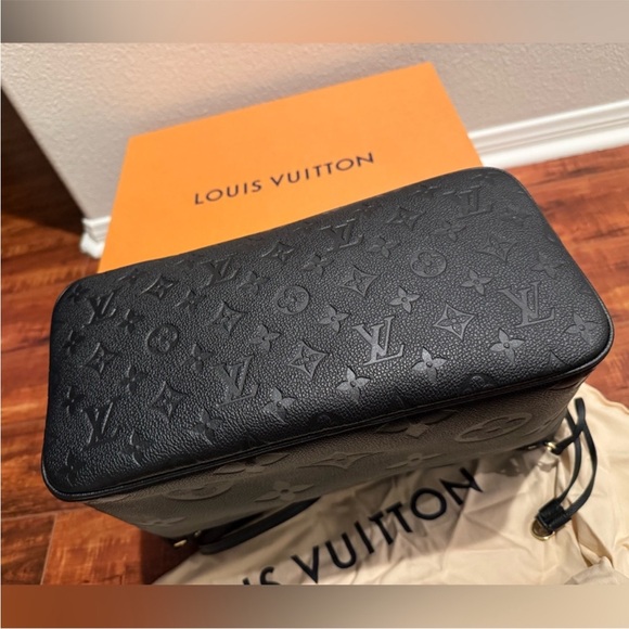 Louis Vuitton Product Information Cards - Picture 3 of 9